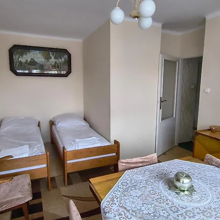 Small Vintage Place Çestohova